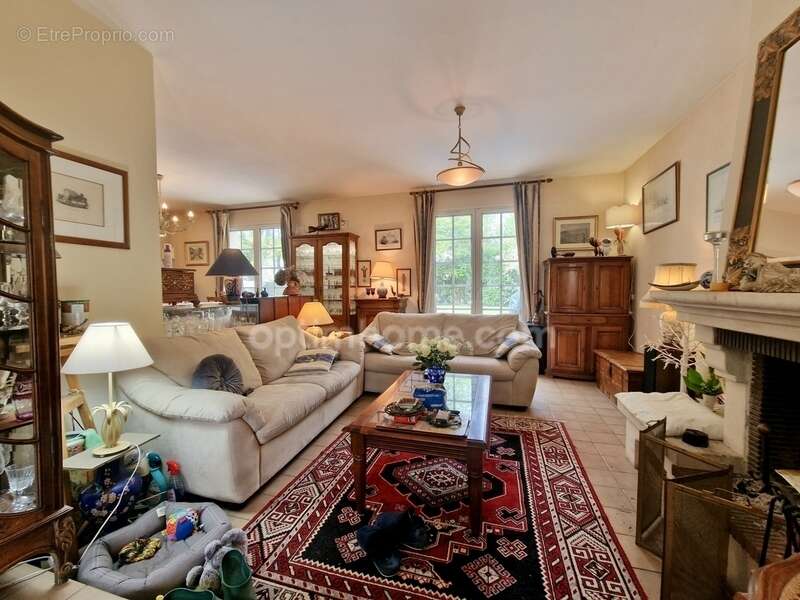 Maison à AVRAINVILLE