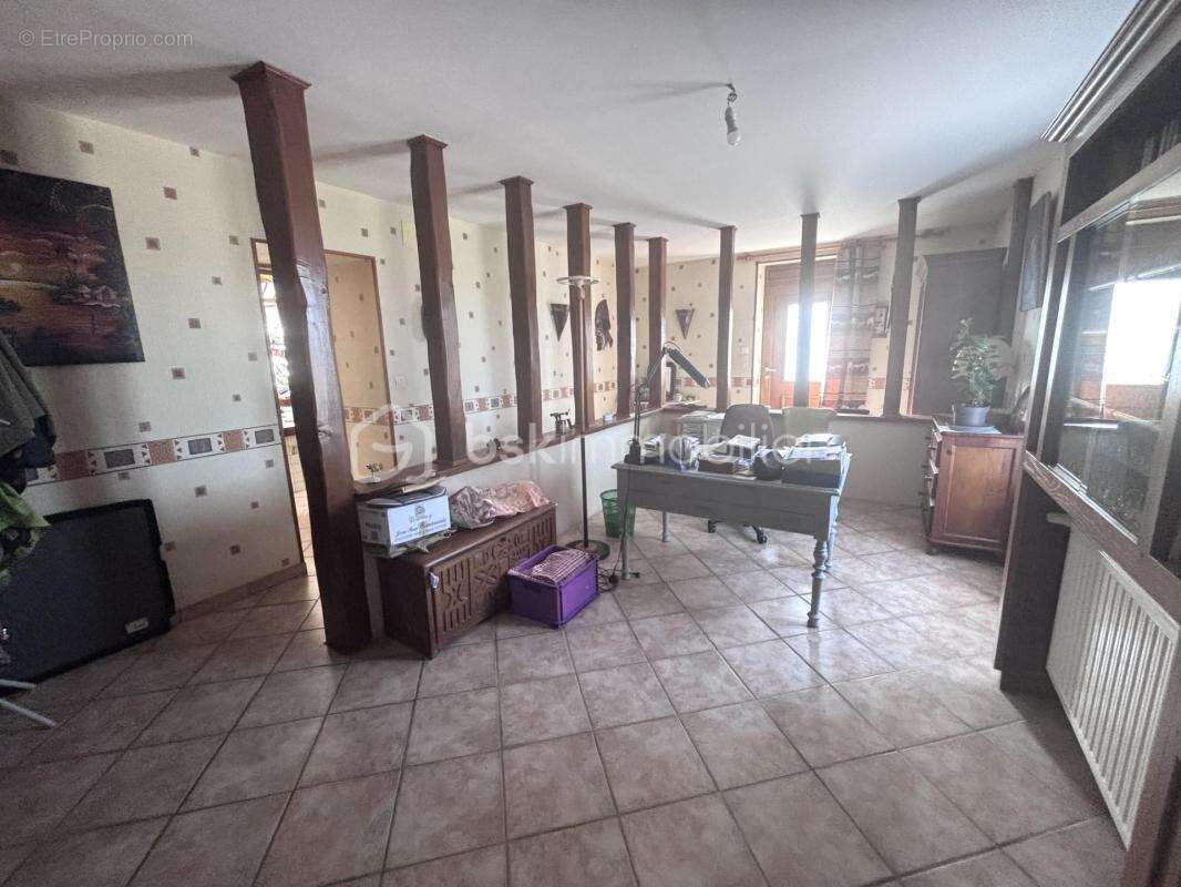  Propriété d’exception aux portes de Sonzay – Charme, volumes et potentiel unique  - photo 7