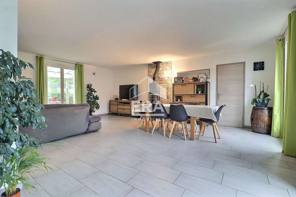 Maison à AUVERS-SAINT-GEORGES