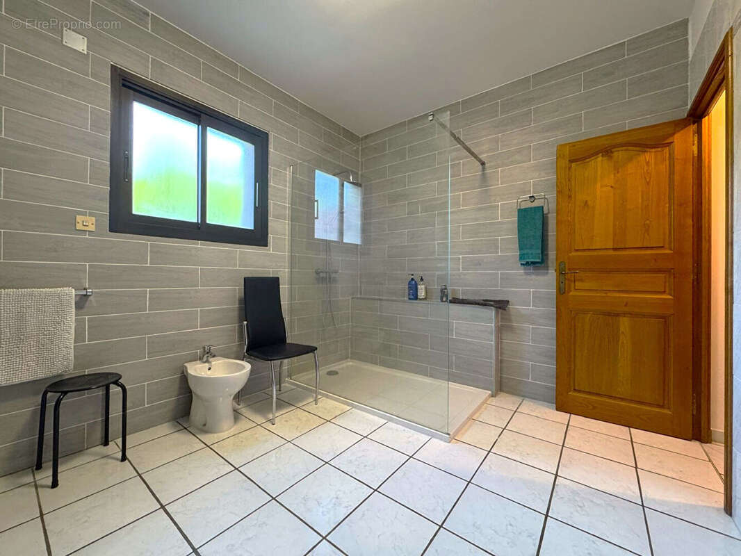 Maison à BAGNOLS-SUR-CEZE