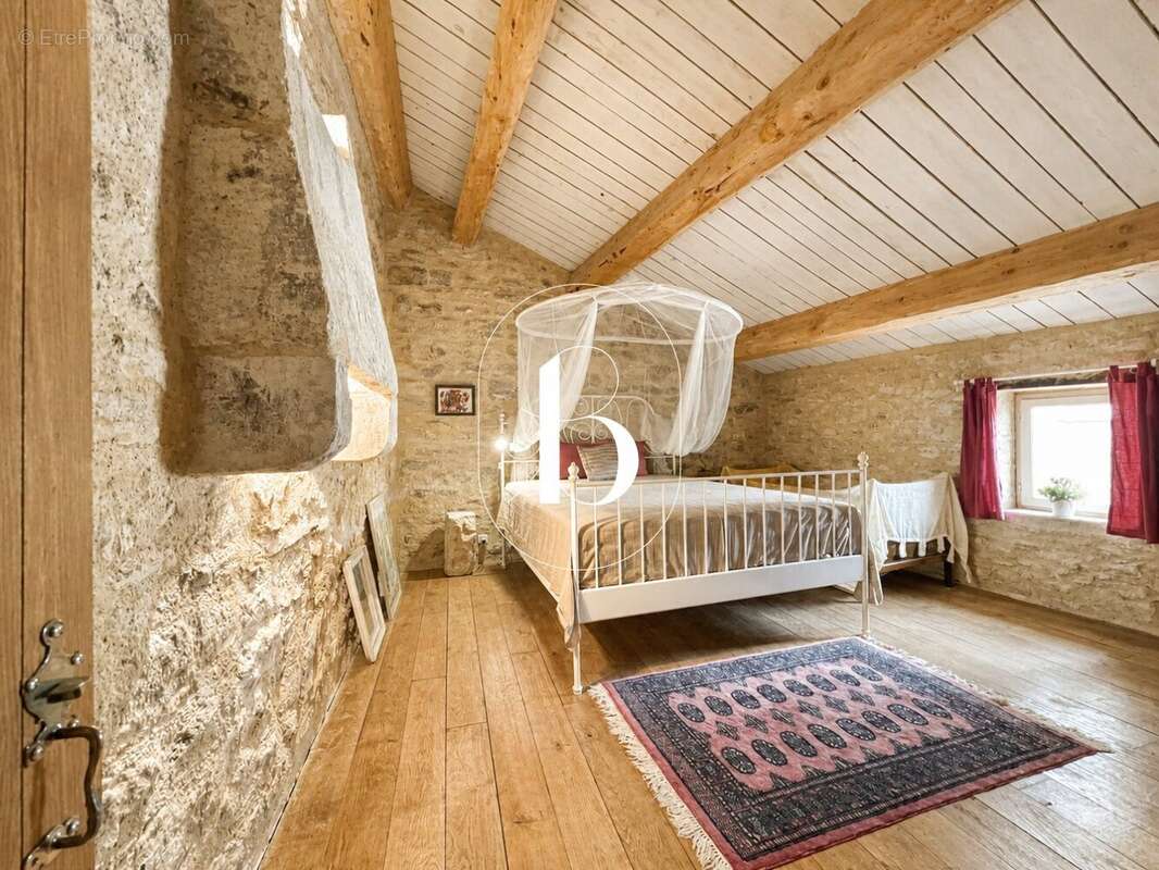 Maison à BARJAC