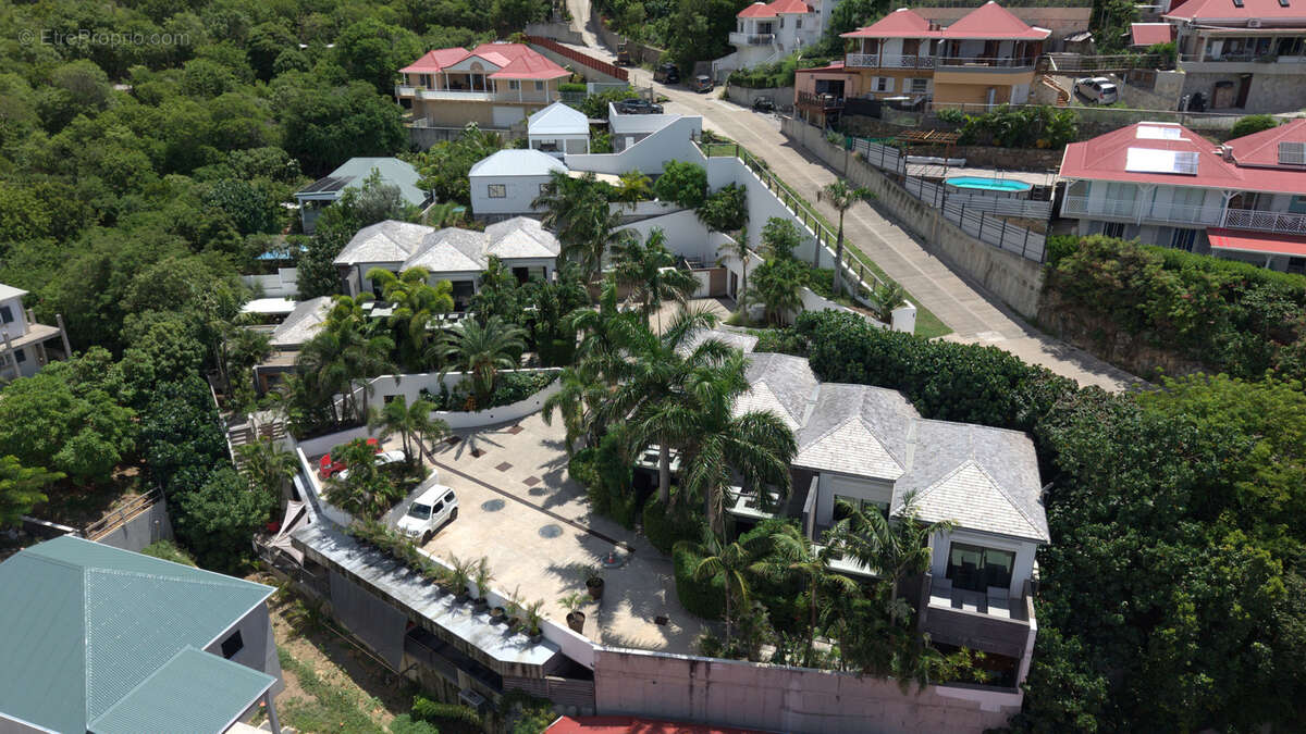 Maison à CAPESTERRE-BELLE-EAU