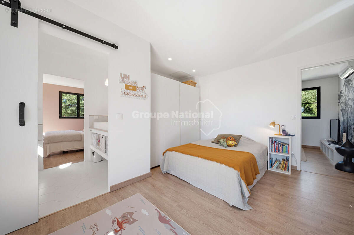 Maison 5 pièce(s) - Hauts de Mauvalat avec dépendance - photo 13