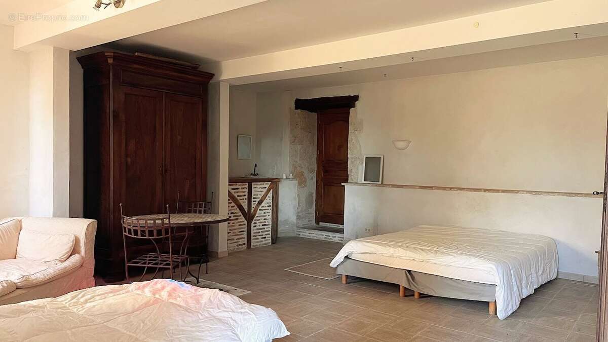 Projet famillial ou exploitation de gîte possible, pour ce très beau hameau à proximité de Roquecor - photo 17