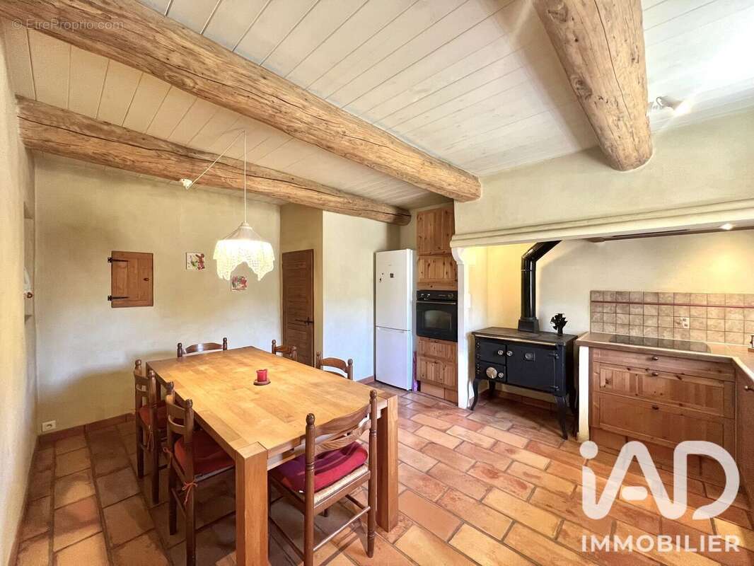 Maison 201 m² à Saint-Paulet-De-Caisson  - photo 8