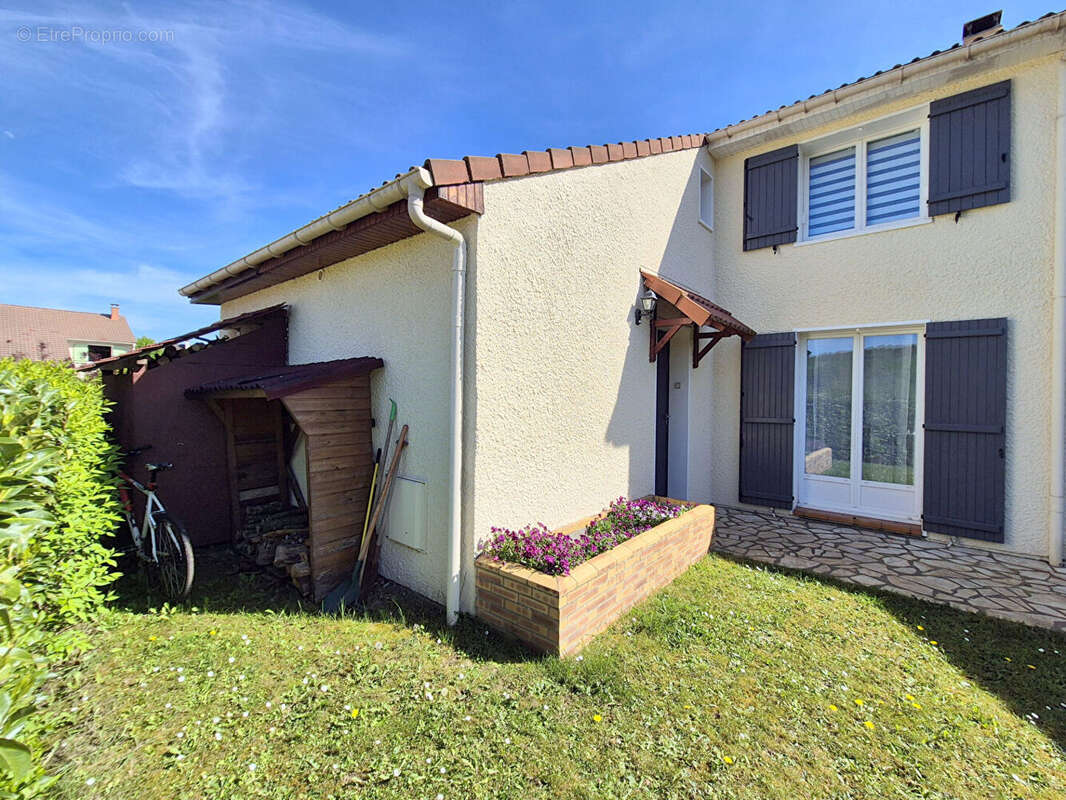 Maison à ELANCOURT