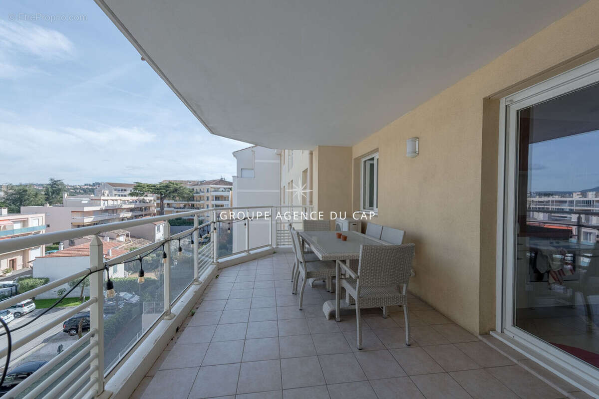 Appartement 3 pièces avec vue dégagée, terrasse et parking privatif à Saint-Raphaël - photo 5