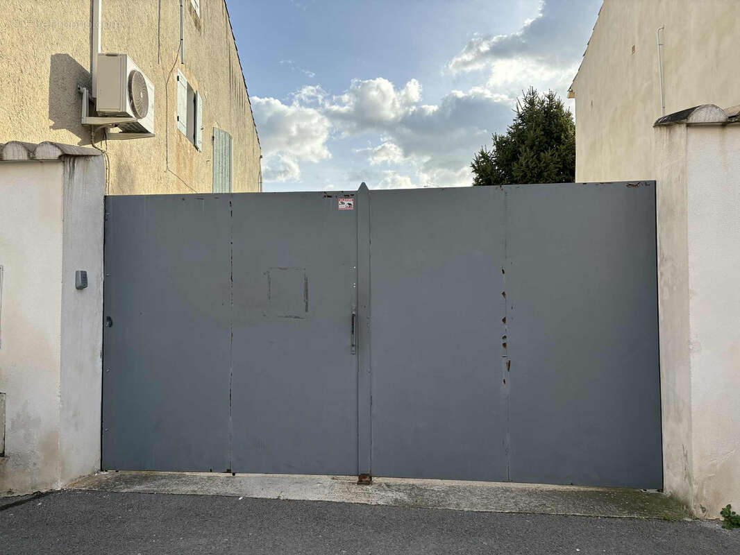 Autre à SAINT-GILLES