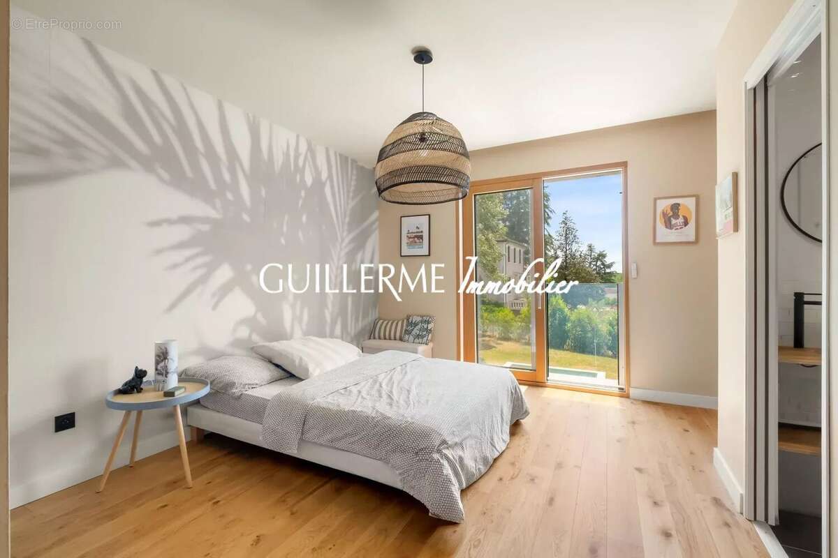 Maison à LA TOUR-DE-SALVAGNY