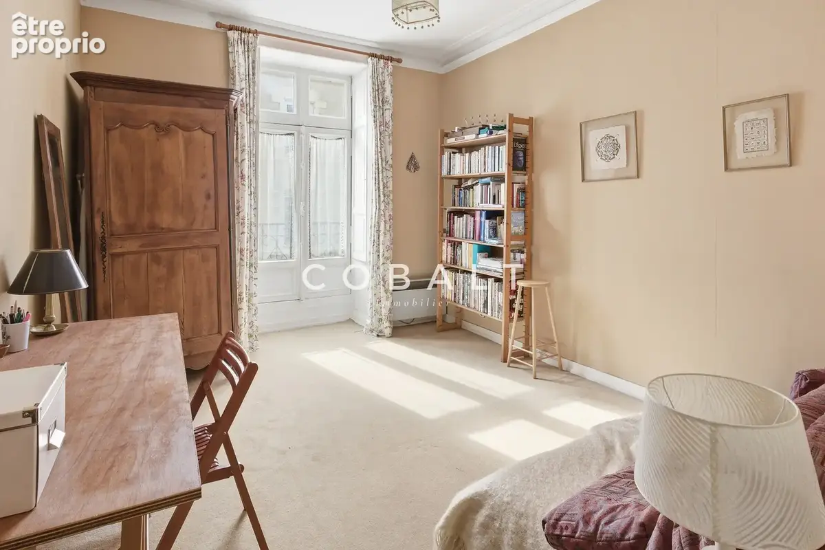 Appartement de charme   Quartier Saint-Mihiel / Talensac   Hauteur sous plafond, volume - photo 11