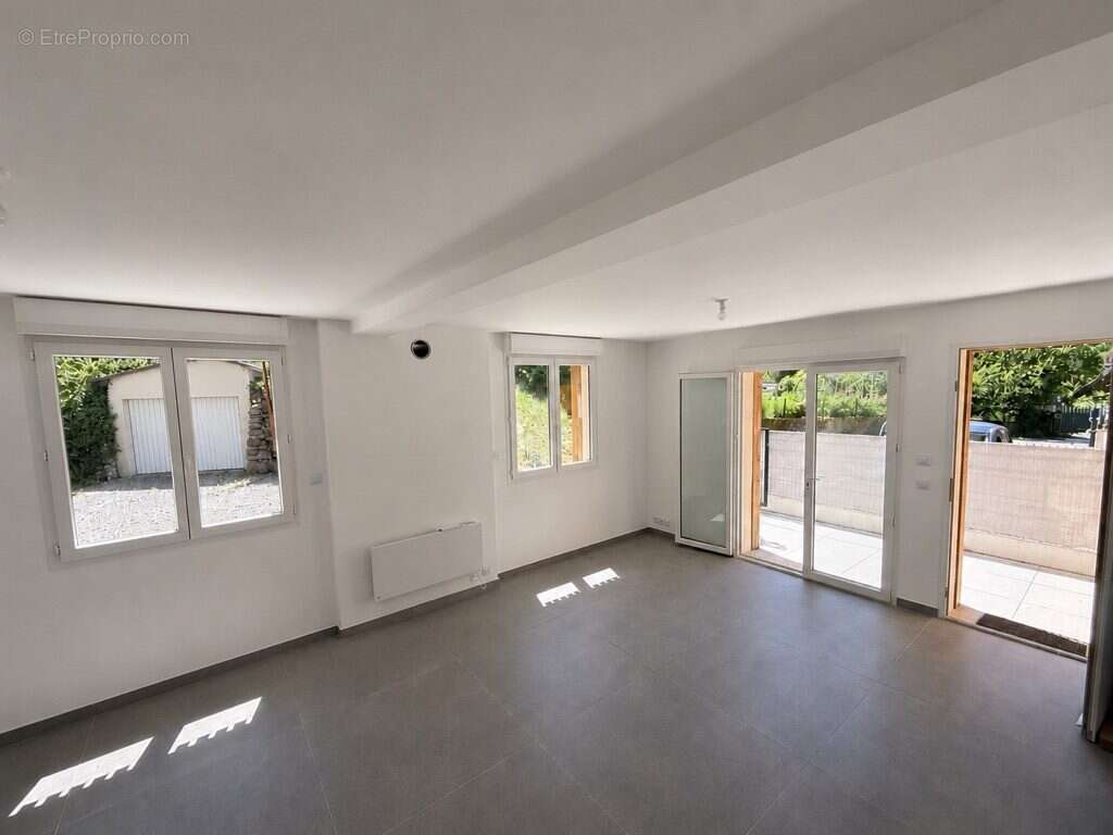 Appartement à SONNAZ