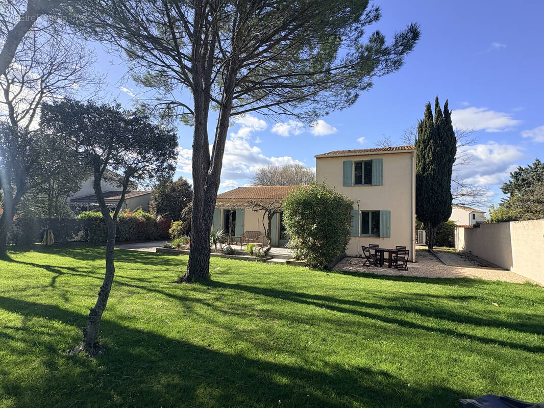 Maison à LA CALMETTE