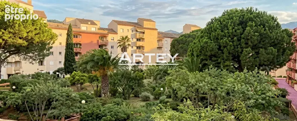 Appartement à HYERES
