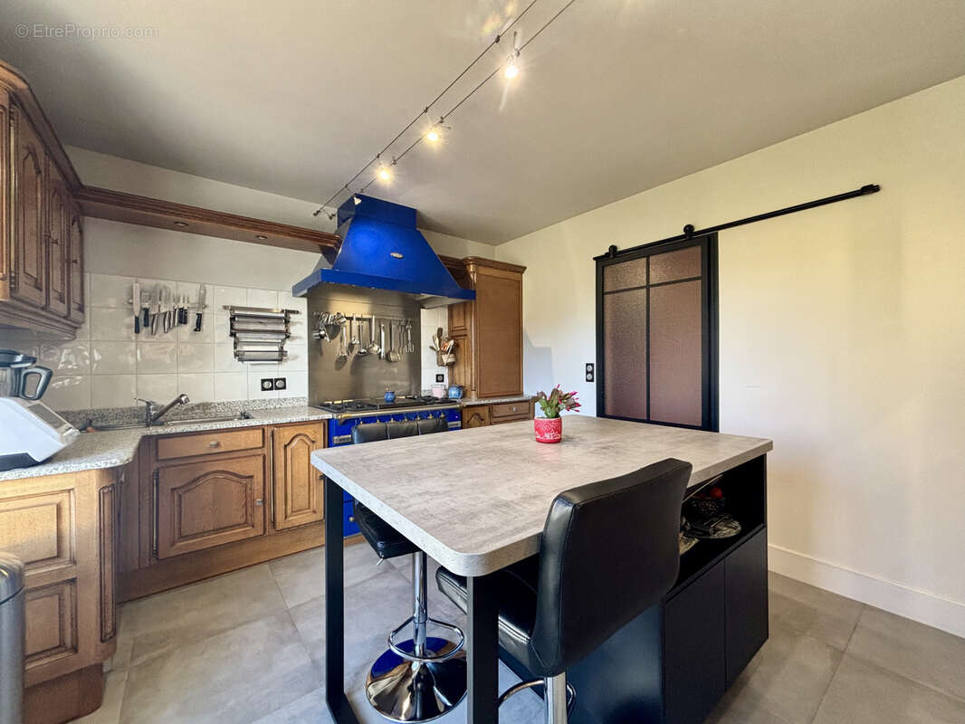 Volumes et confort pour cette maison 5 chambres à Montamisé - photo 6