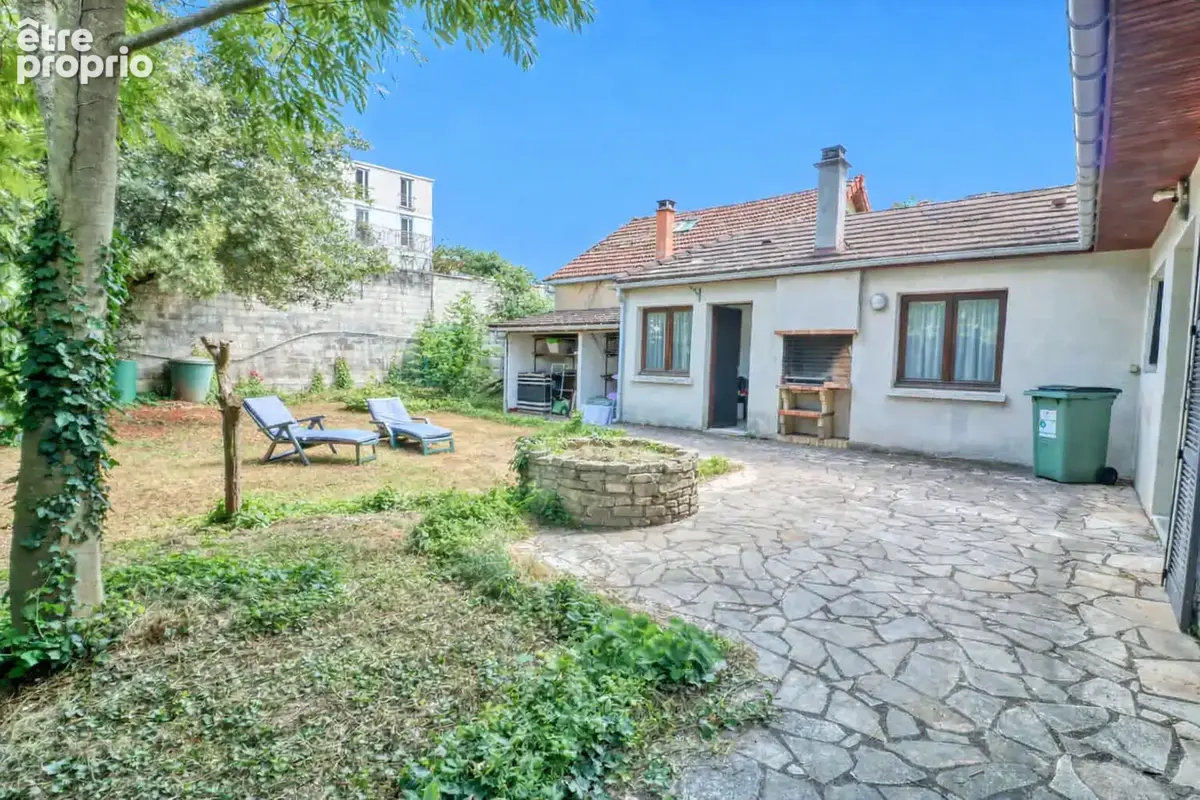 Maison familiale 10 pièces, 5 chambres, jardin et dépendance. - photo 3