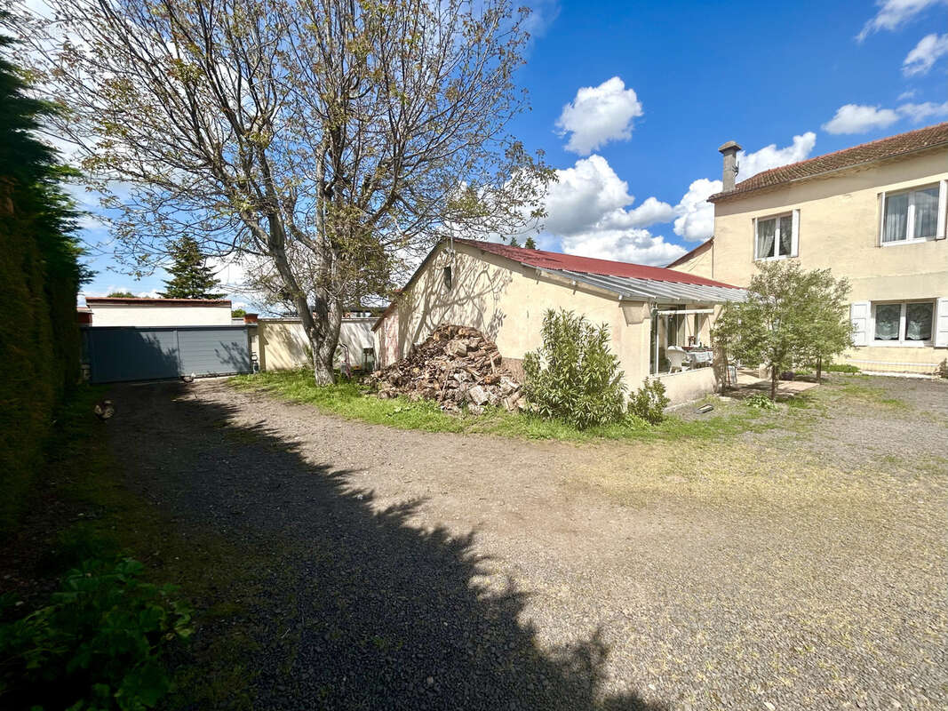 Maison à SURY-LE-COMTAL