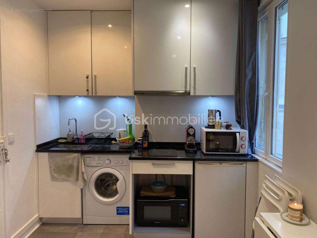 Appartement à PARIS-8E