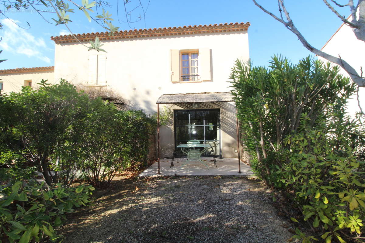 Maison à SAINT-LAURENT-DE-LA-CABRERISSE