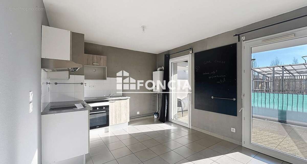 Appartement à COLOMBELLES