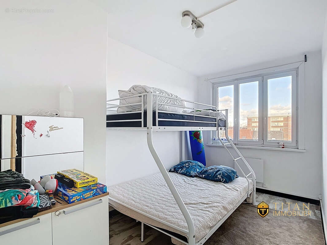 Immeuble avec local commercial et appartement - Petite-Synthe - Titan Immobilier - Appartement à DUNKERQUE