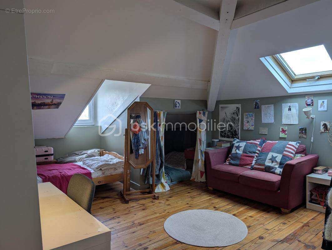 Maison à MONTROND-LES-BAINS