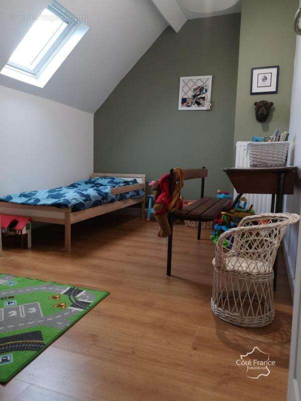 Maison à LA NEUVILLE-LES-DORENGT