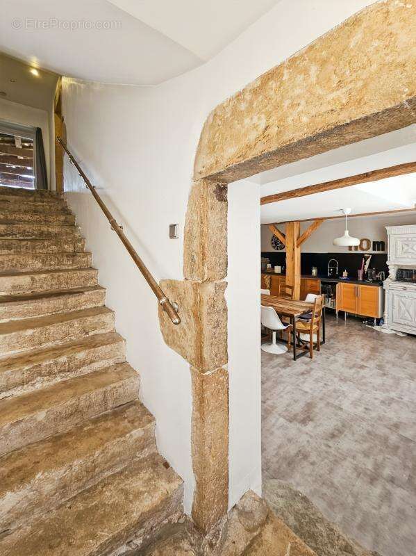 Agreable maison de caractere +terrasse + garage - photo 8