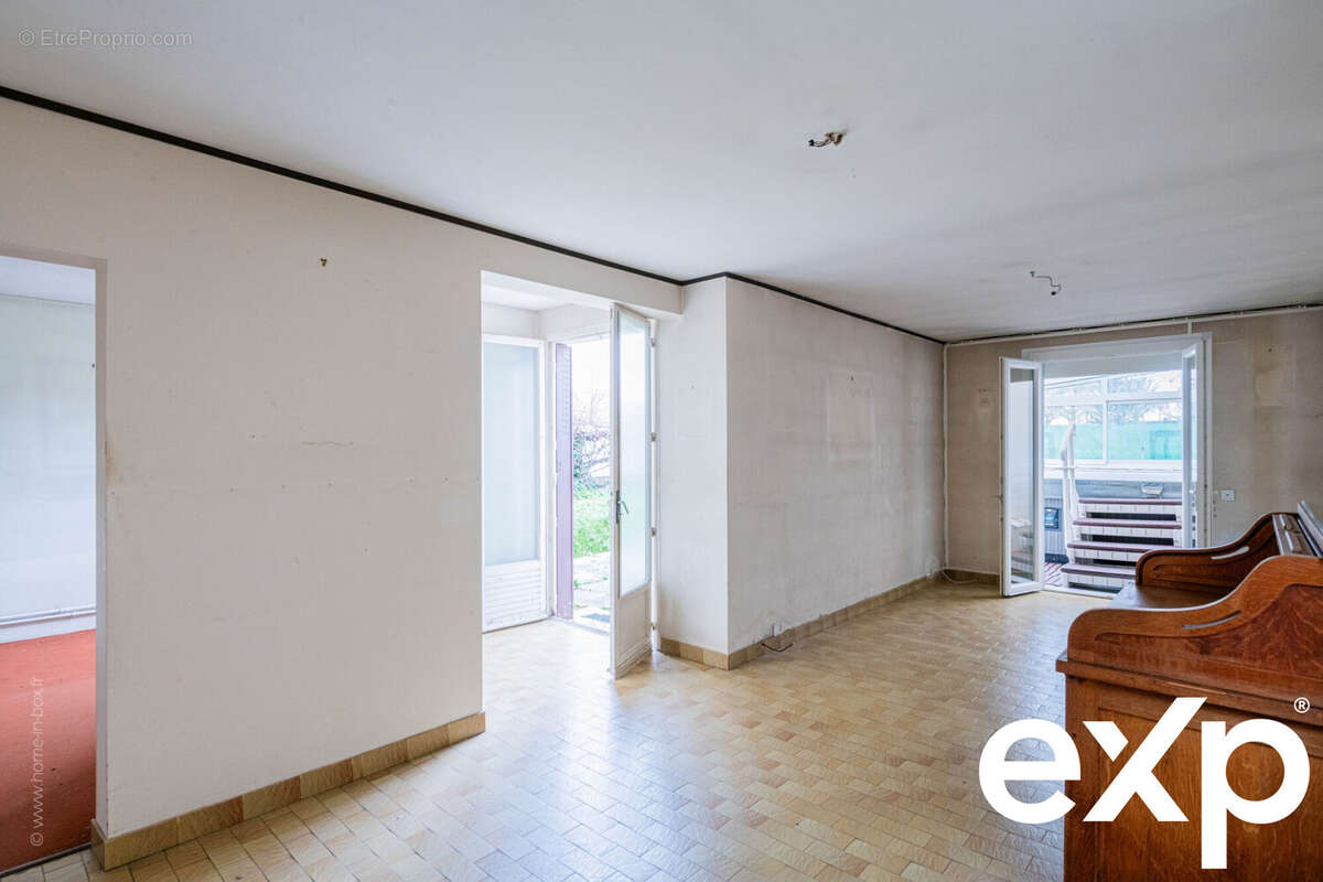 Salon du rez-de-jardin  - Maison à CHATOU