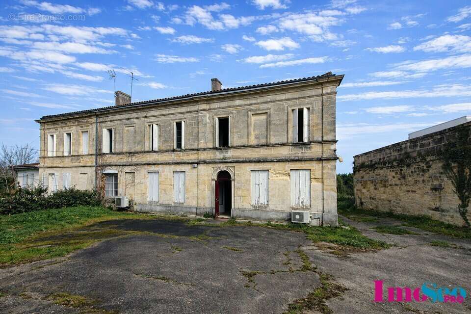 Commerce à SAINT-LOUBES