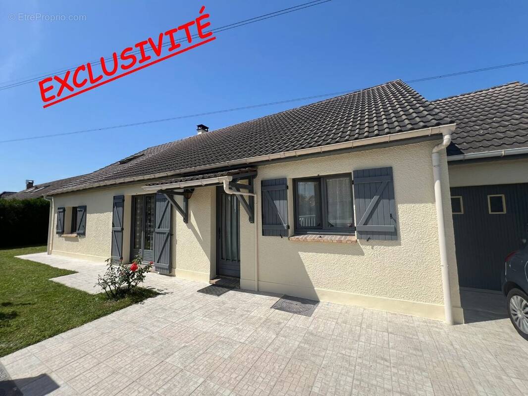 Maison à OLLAINVILLE