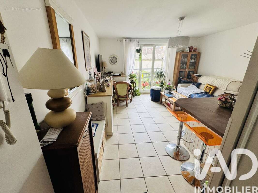 Photo 2 - Appartement à MONTEREAU-FAULT-YONNE