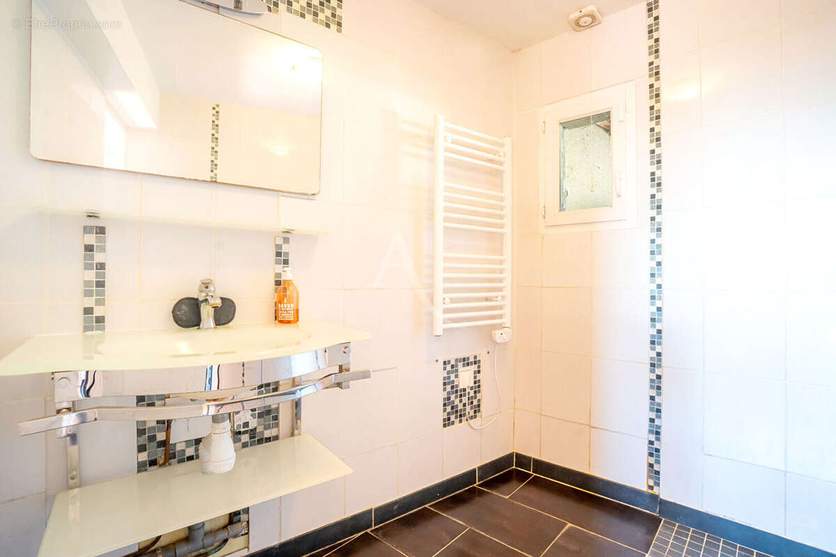 Maison à LE COUDRAY-MACOUARD