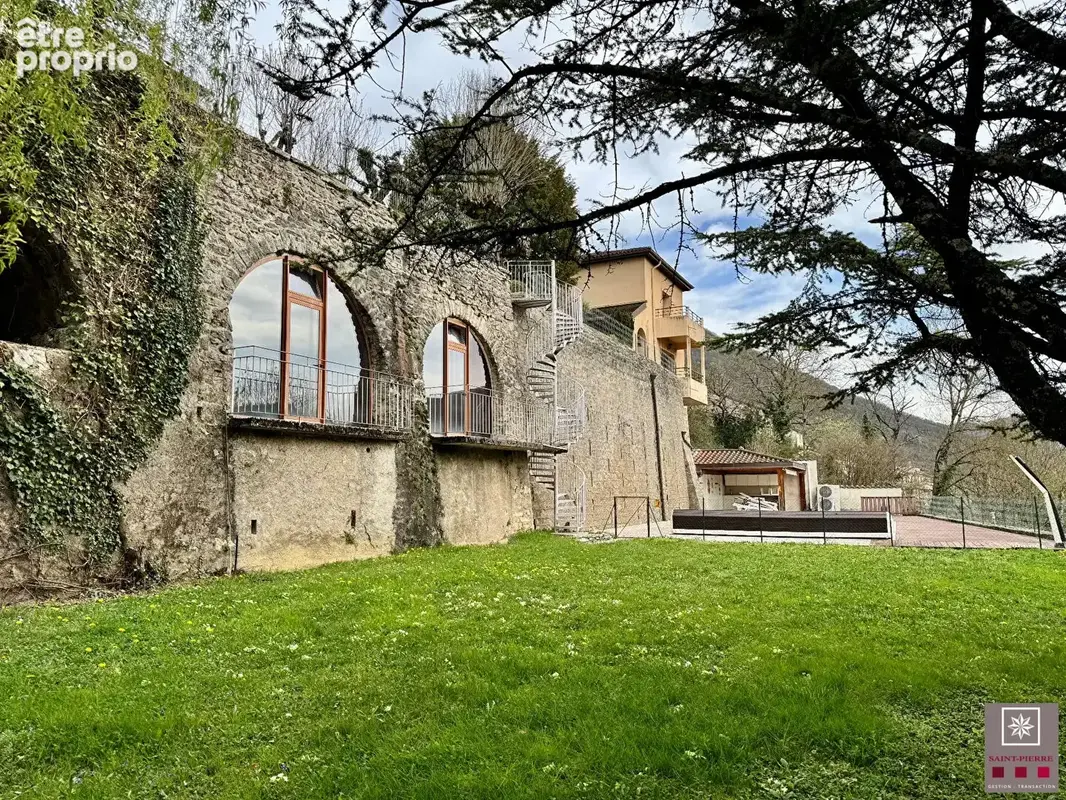 À 5 minutes du centre d' Ambérieu en Bugey. 2 maisons sur 9 000 M² de parc et bois. - photo 2