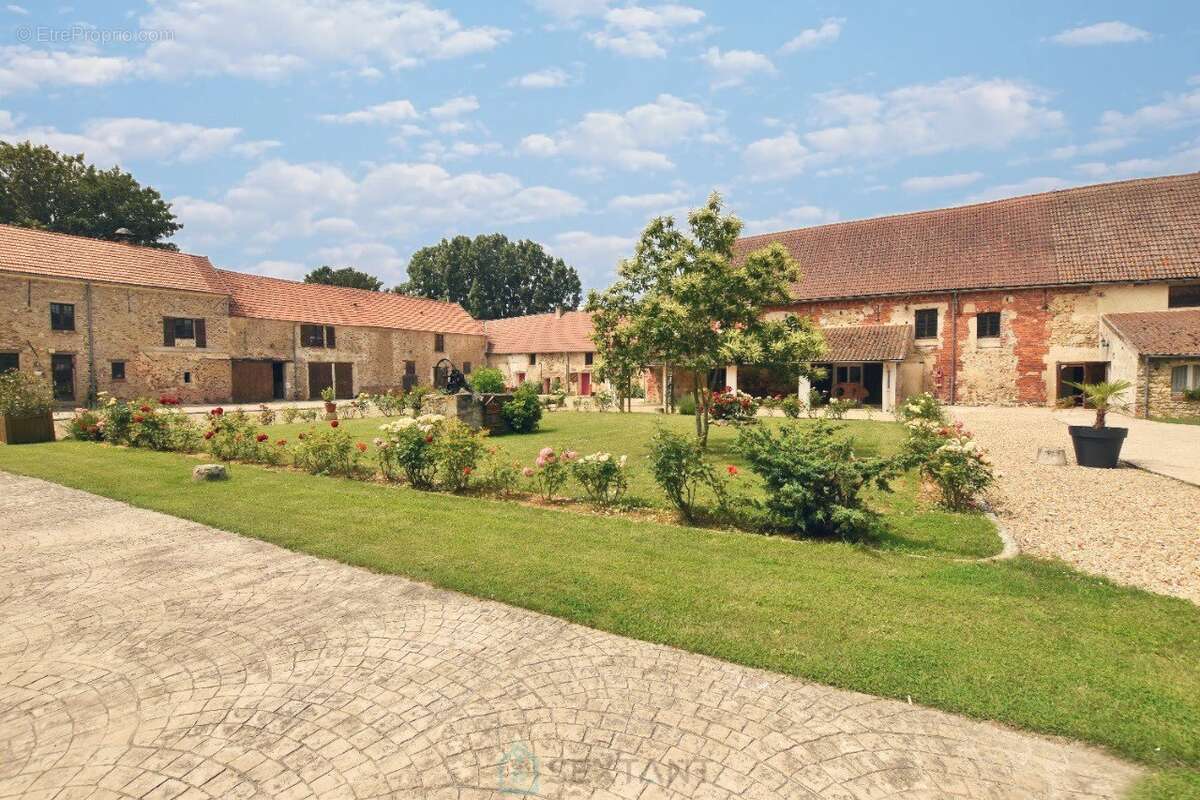 Maison à COULOMMIERS