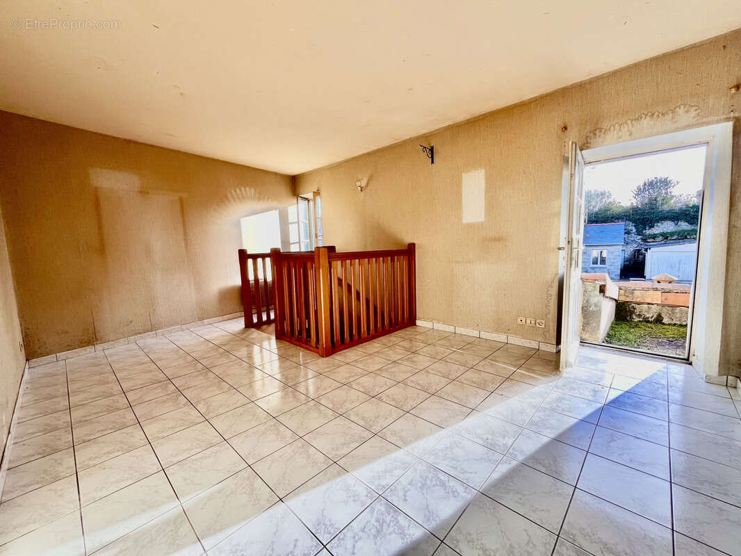 Maison à MONTREUIL-BELLAY