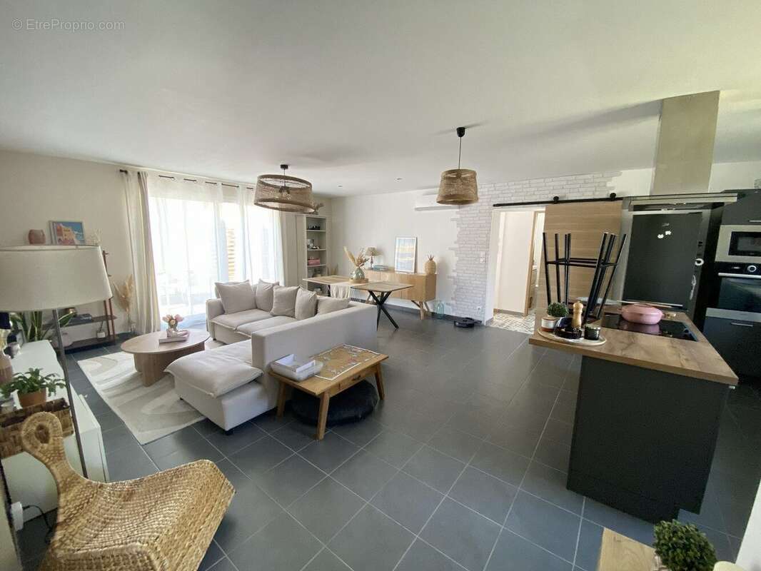 Maison 97 m² à Saint-Germain-Du-Puch  - photo 2