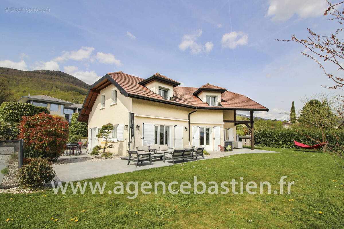 Maison à DIVONNE-LES-BAINS