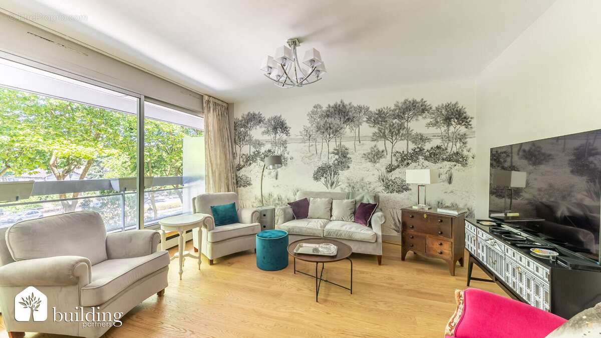 A vendre - Neuilly-sur-Seine Face Seine - Appartement 5 pièces de 108,14 m² avec 20 m² de balcon - photo 5