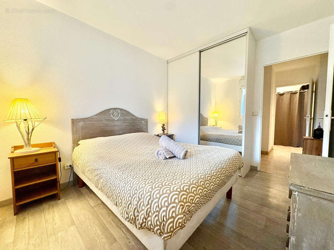 83600 frejus plage appartement f2 en rez de jardin garage piscine - photo 20