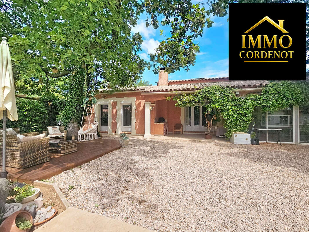 Maison 126 m² à Gareoult  - photo 2