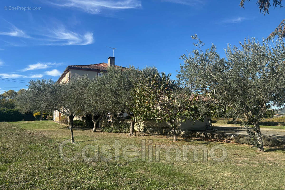 Maison à SAINT-NICOLAS-DE-LA-GRAVE