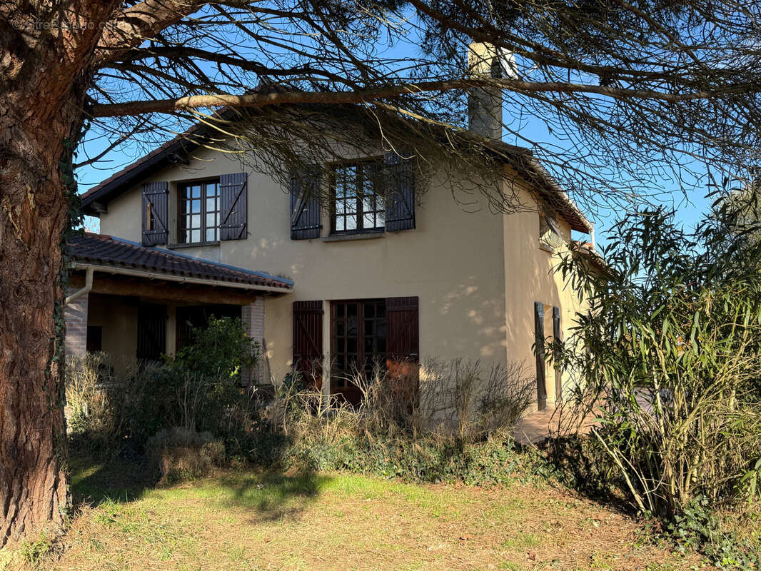 Maison à MONDAVEZAN