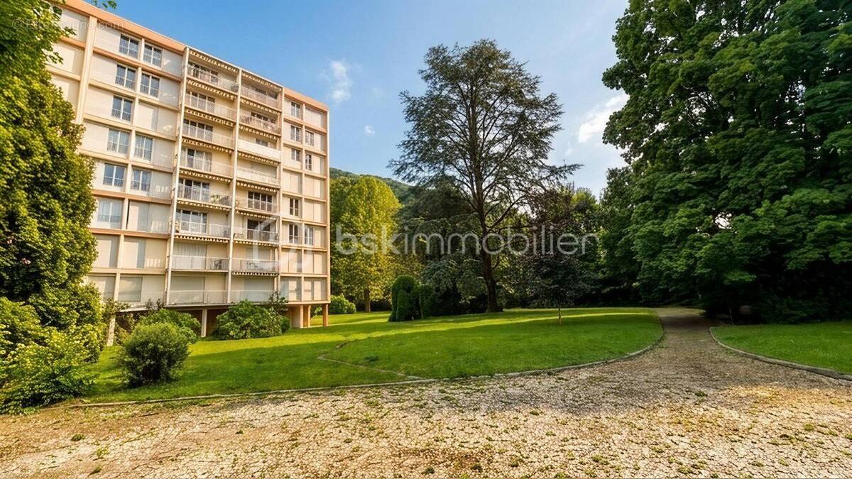 Appartement à SAINT-MARTIN-D'HERES