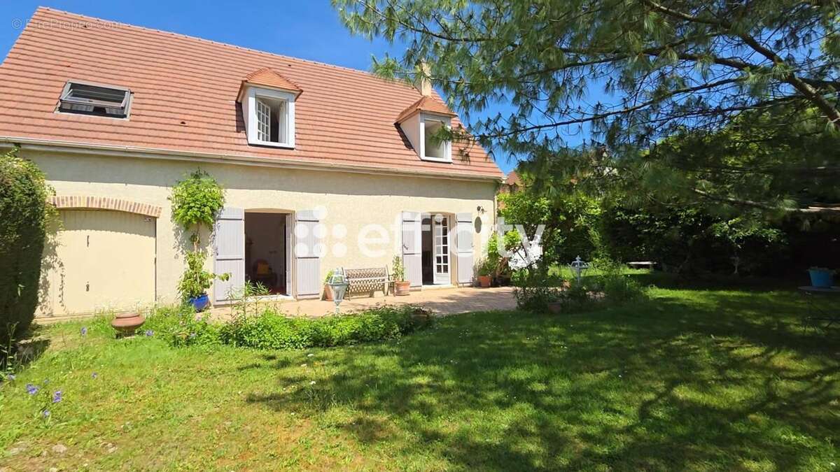 Maison à PRUNAY-EN-YVELINES