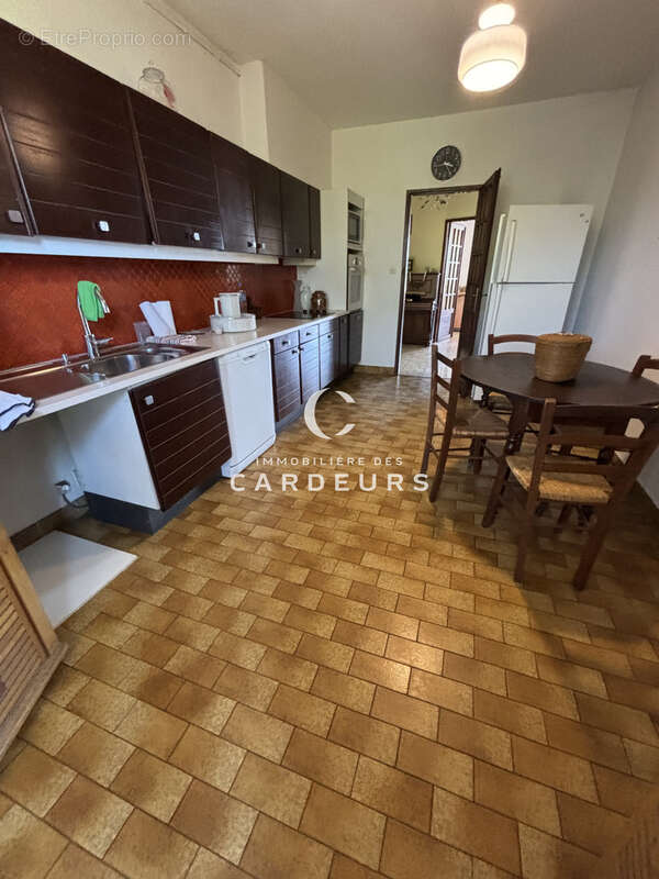 Vente appartement de type 5 avec terrasse, ascenseur et garage, Aix en Provence, centre ville à pied. - photo 14