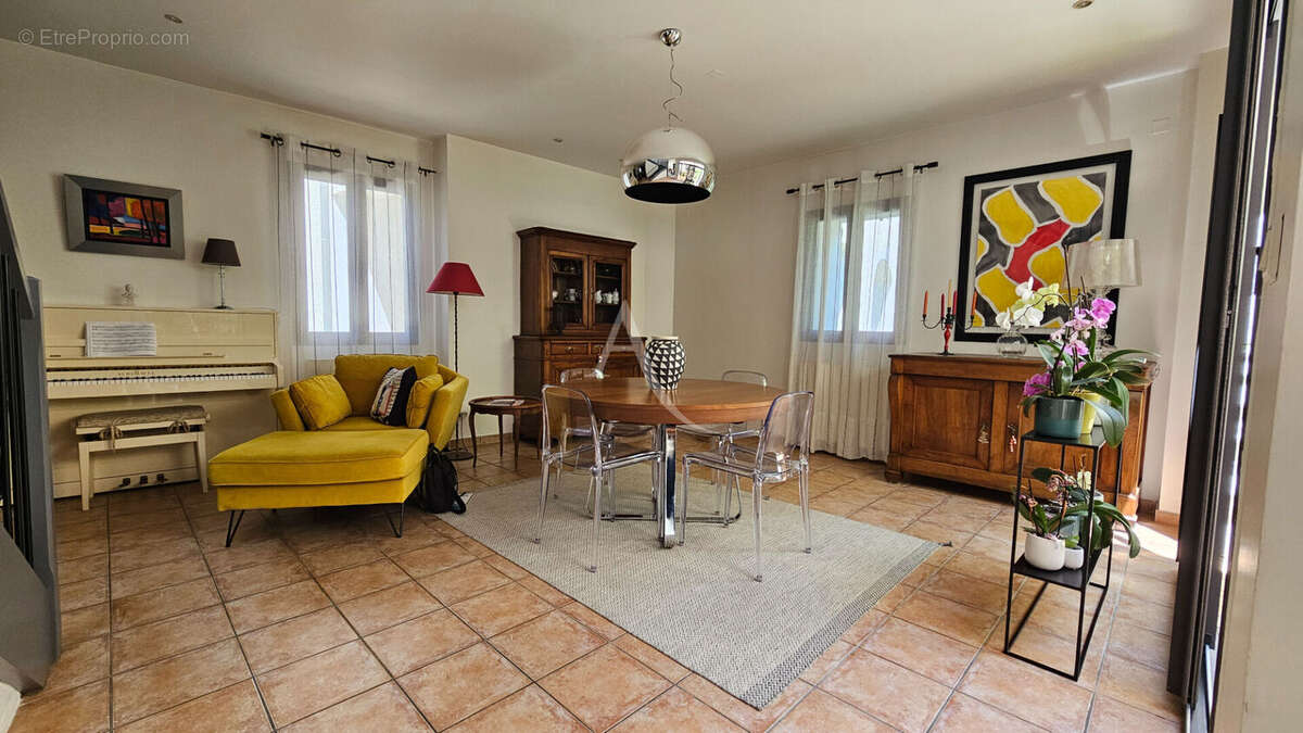 Maison Nimes 5 pièce(s) 145.57m² - photo 4