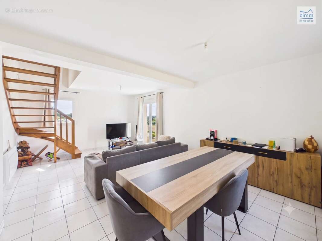 Maison de 83 m² sur un terrain de 1077 m² - photo 4