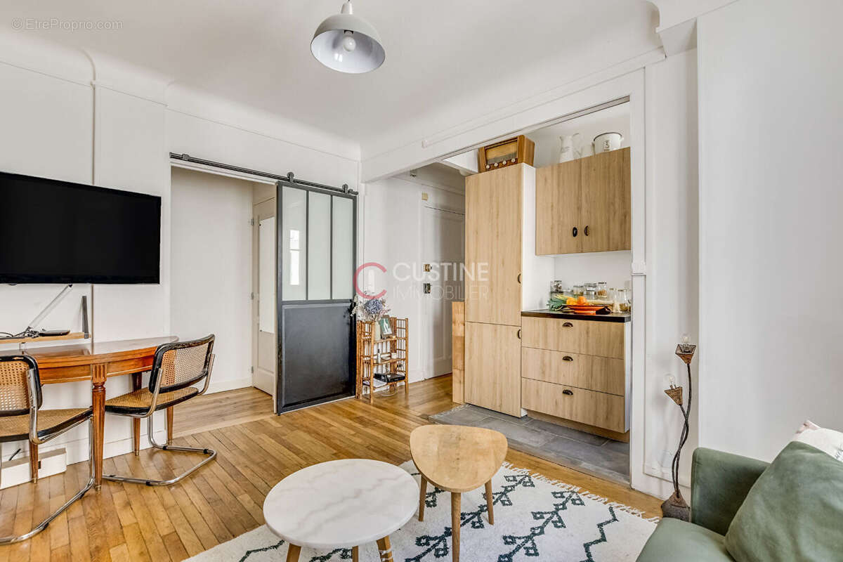Appartement à PARIS-17E