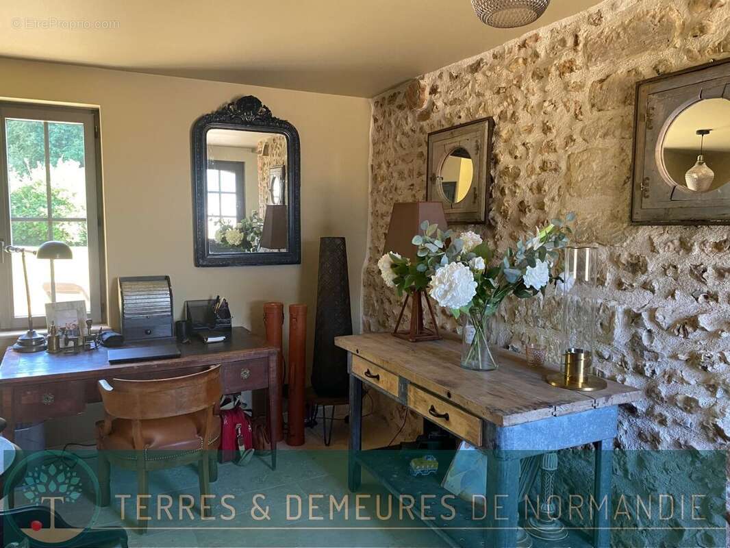 Maison à PONT-L'EVEQUE