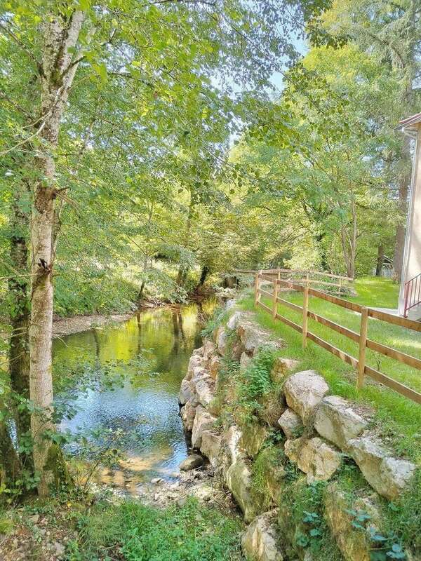 Ancien moulin de prestige à finir de restaurer : 3,5 ha avec ruisseau - photo 8